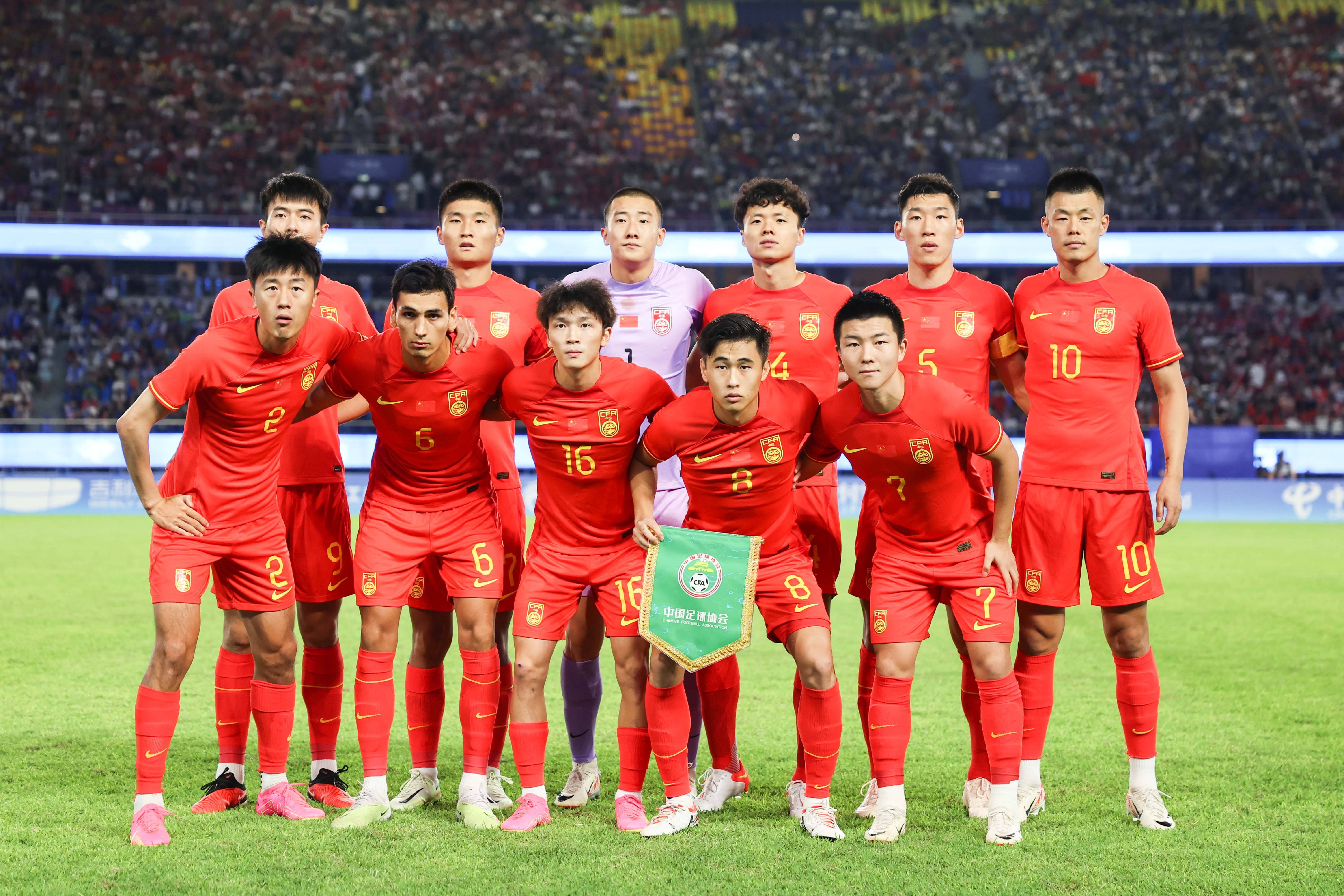 国际足坛大赛中中国队强势出击，惊艳全场