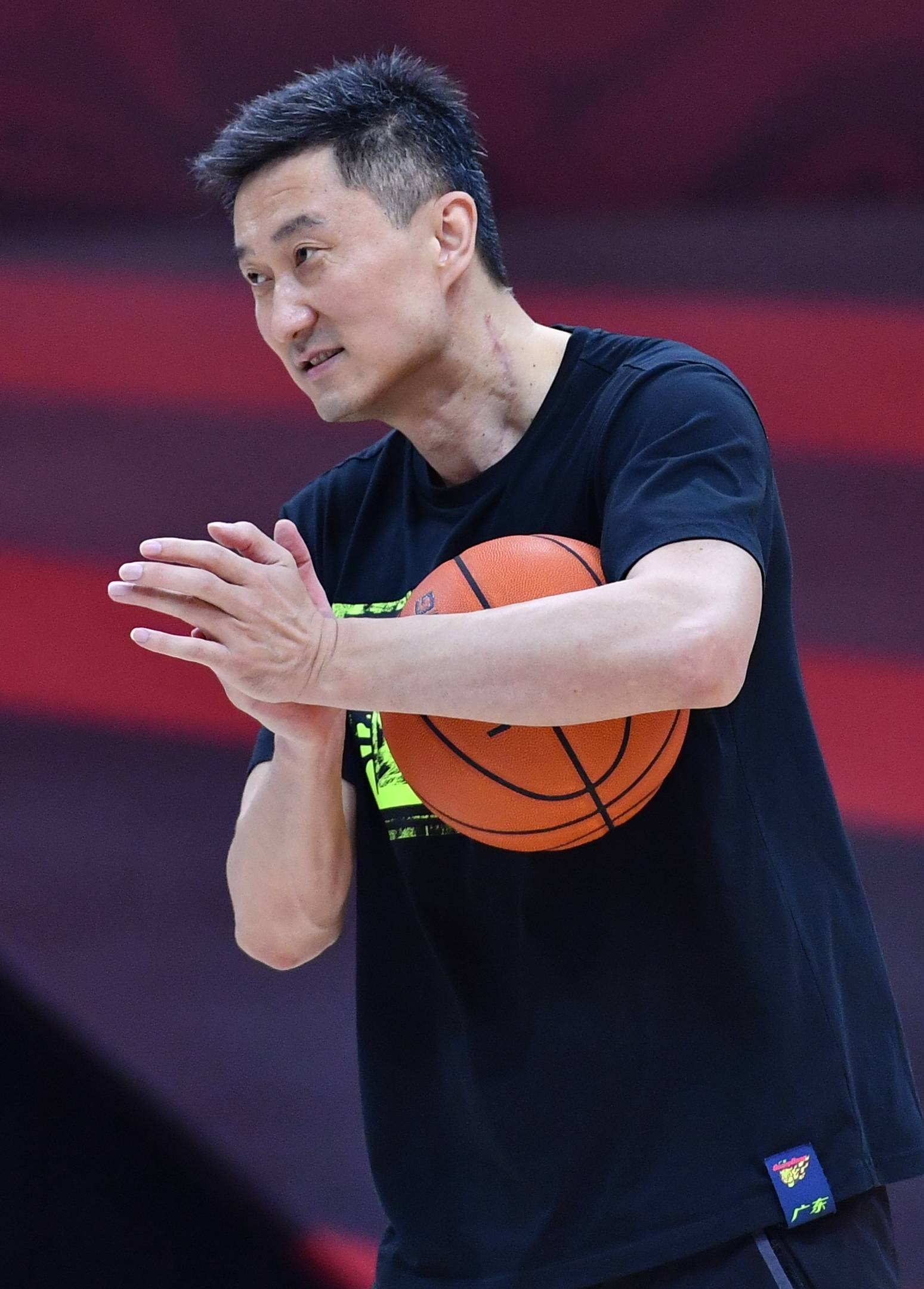 雷速直播-湖北队主教练积极备战，确保胜利