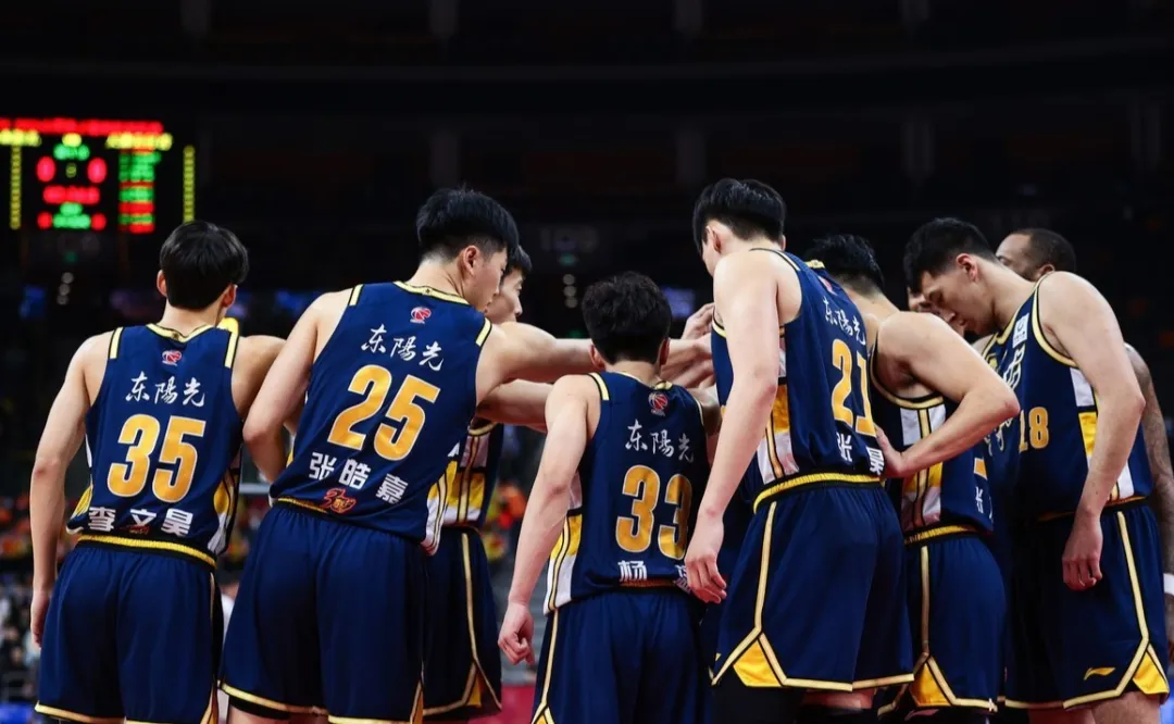 天津男篮击败福建队，终结连败