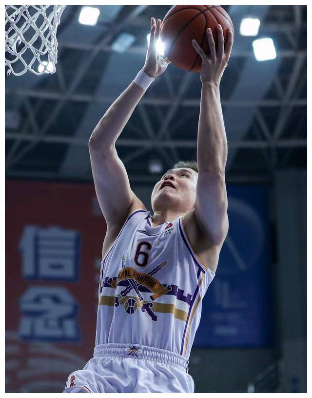 战术变化大获成功，球队晋级已在望