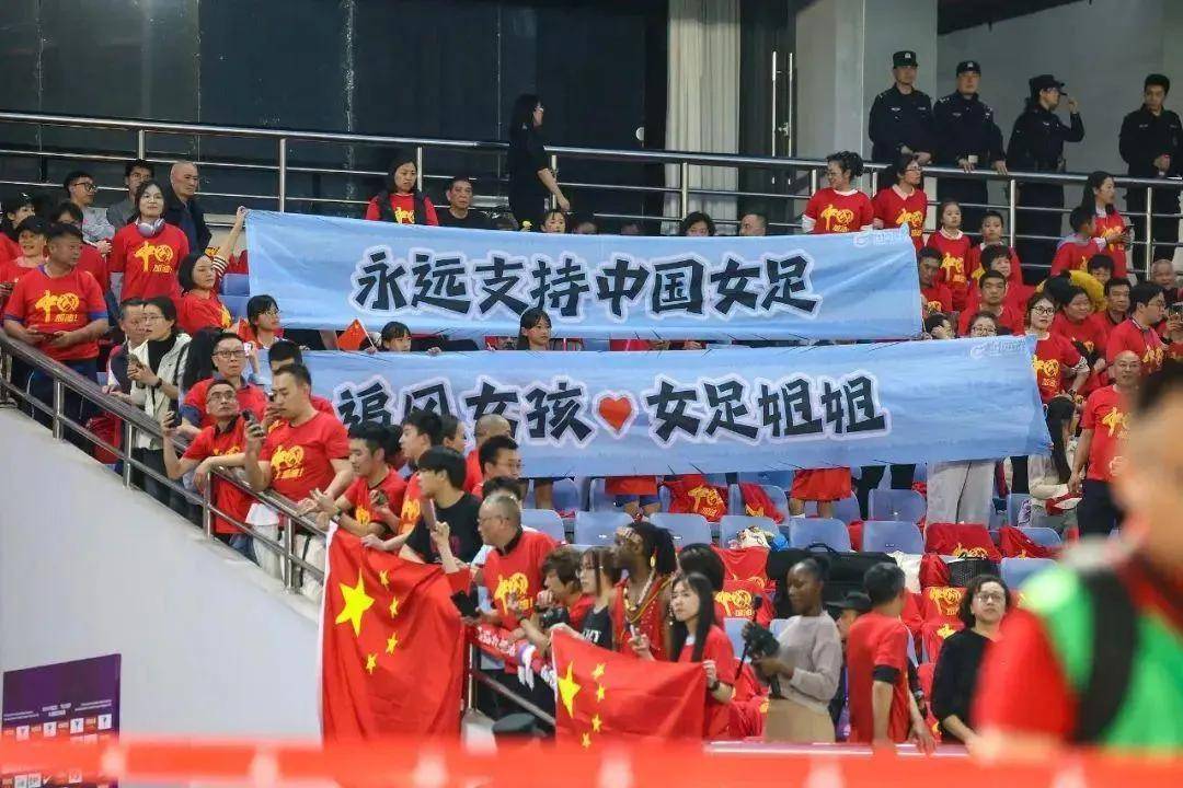 中国女足战绩阴云密布，队内纷争不断