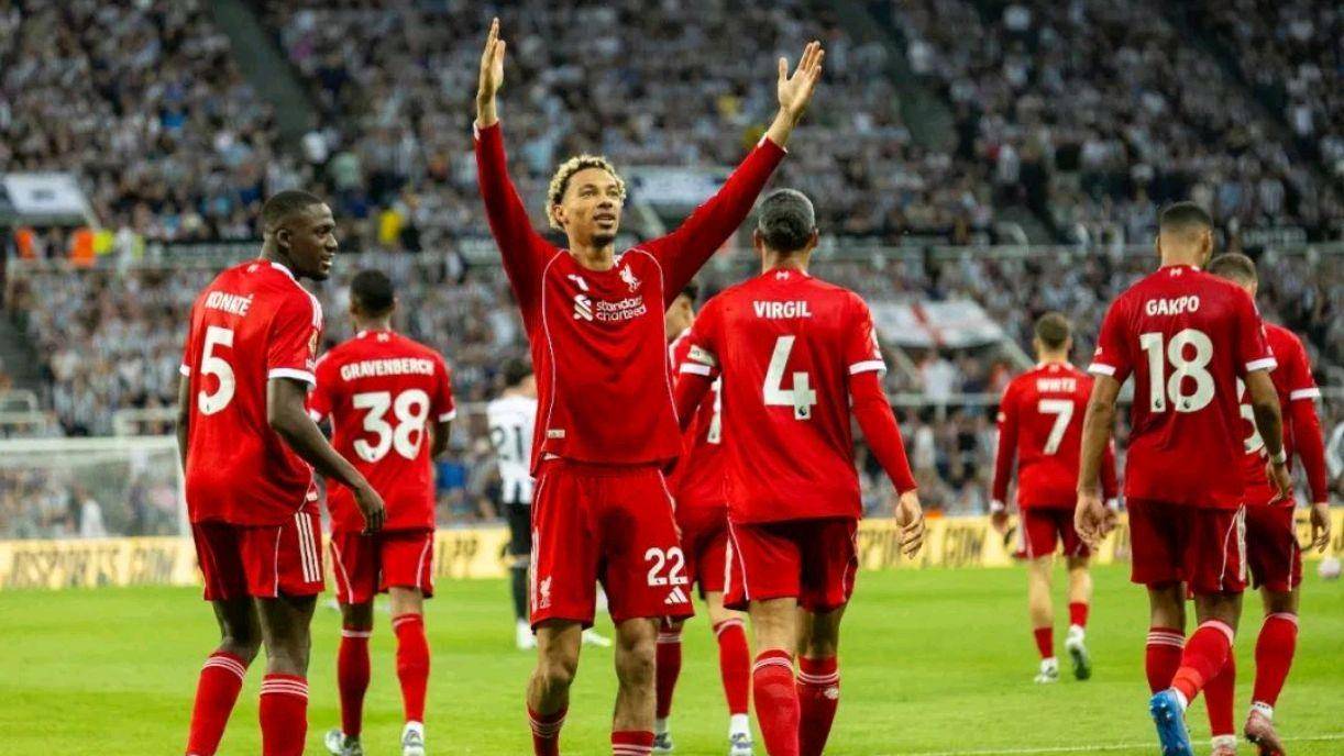 雷速官网-利物浦耀眼夺冠，欧洲足坛新王者